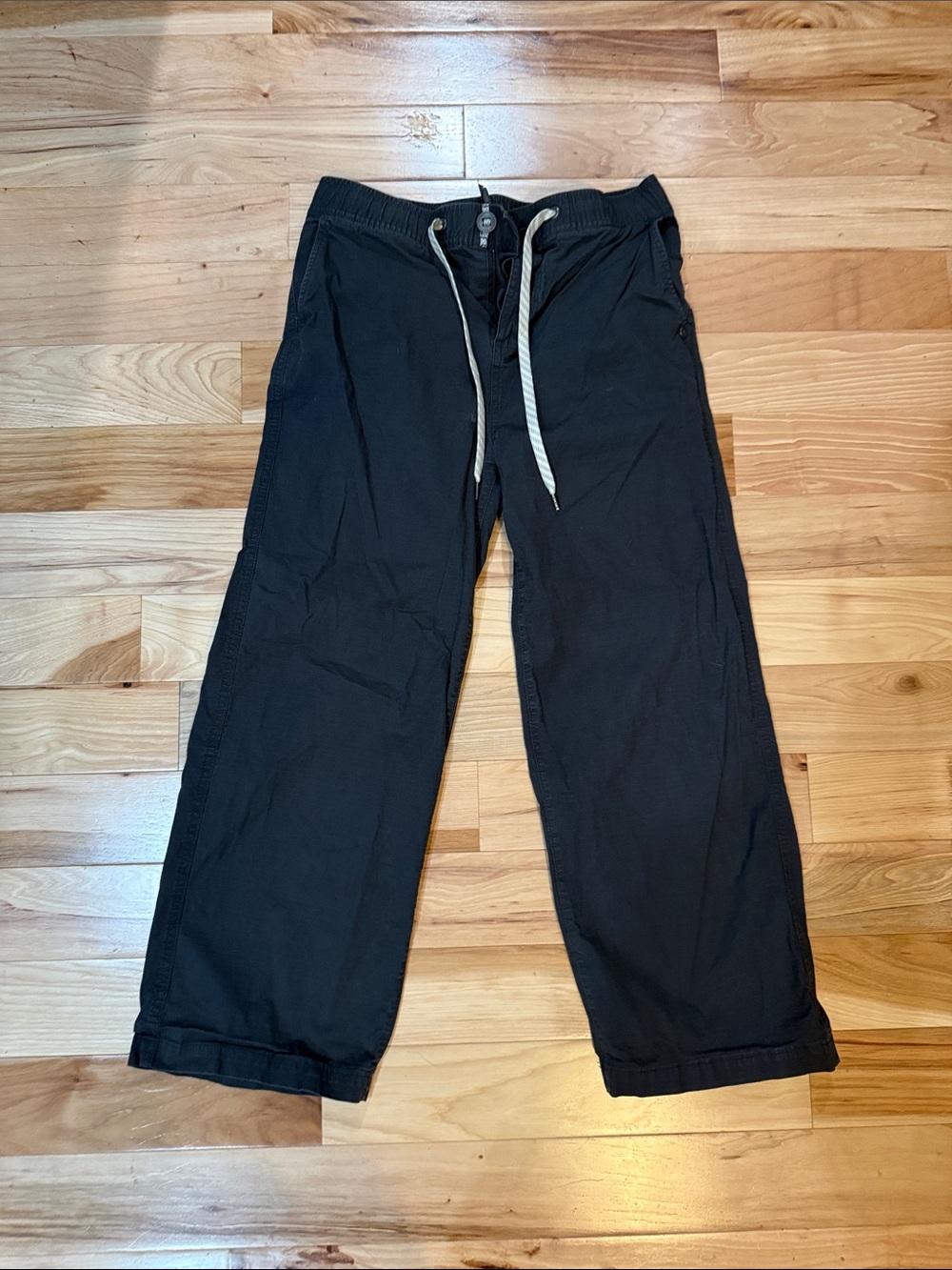 Vuori Ripstop Wide-Leg Drawstring Pants in Charcoal Gray